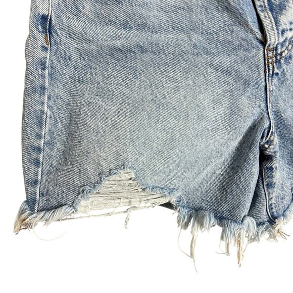 Fashion Nova V-waist High Rise Light Wash Distressed Cotton Denim Shorts Size 13 - Picture 6 of 7